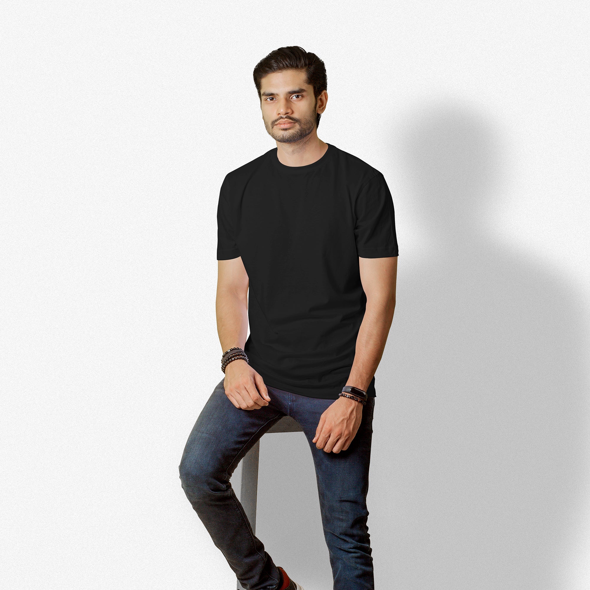 Black Essential Round Neck Short Sleeve T-Shirt (Casual/Sports)