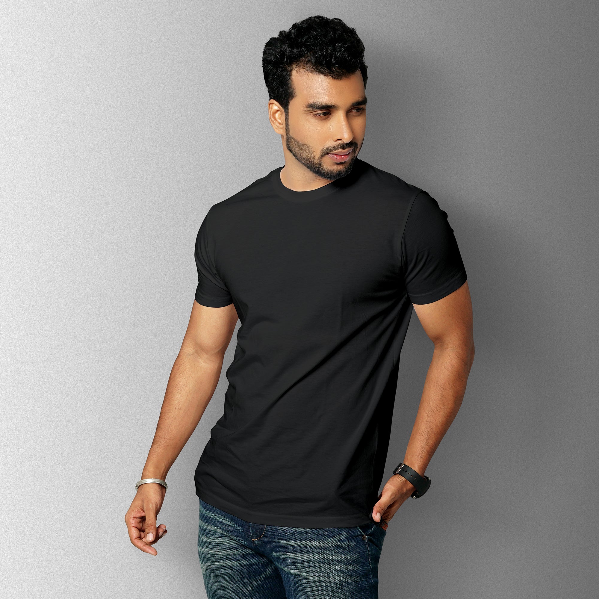 Black Essential Round Neck Short Sleeve T-Shirt (Casual/Sports)