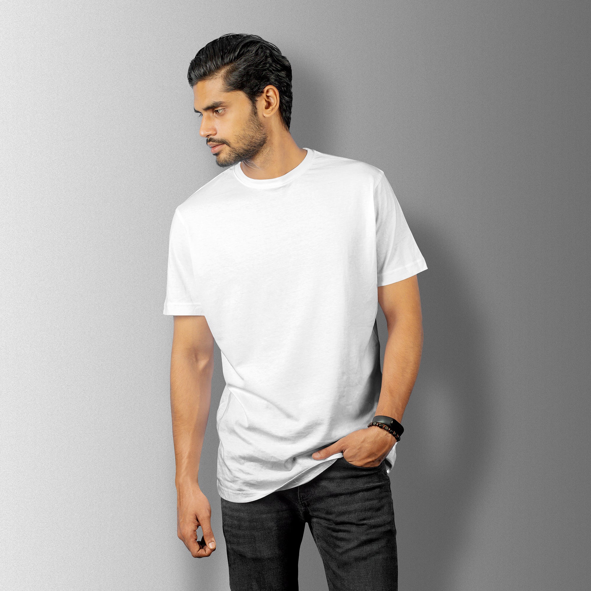 White Essential Round Neck Short Sleeve T-Shirt (Casual/Sports)